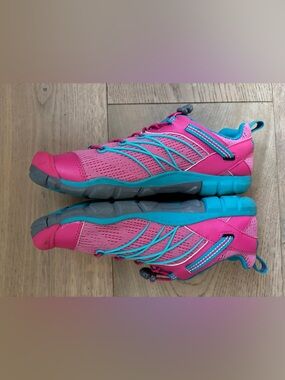 KEEN Chandler CNX Hiking Shoes, Magenta and Blue, 7